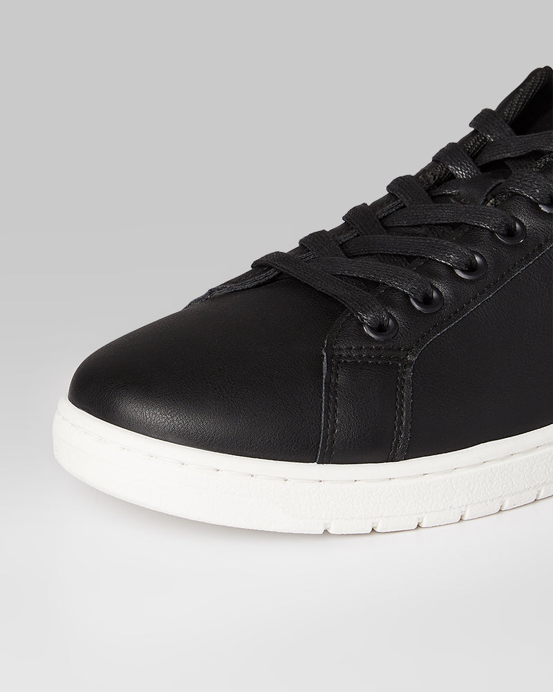 MEN'S EVERYDAY SNEAKERS